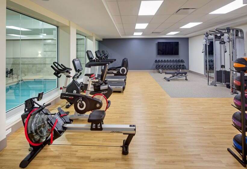 فندق Doubletree By Hilton Toronto Airport