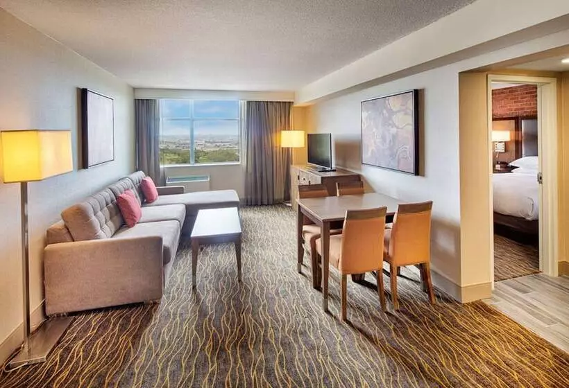 호텔 Doubletree By Hilton Toronto Airport