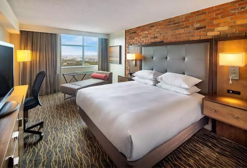 호텔 Doubletree By Hilton Toronto Airport