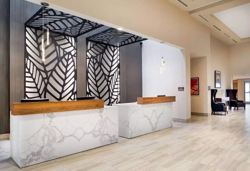 호텔 Doubletree By Hilton Toronto Airport