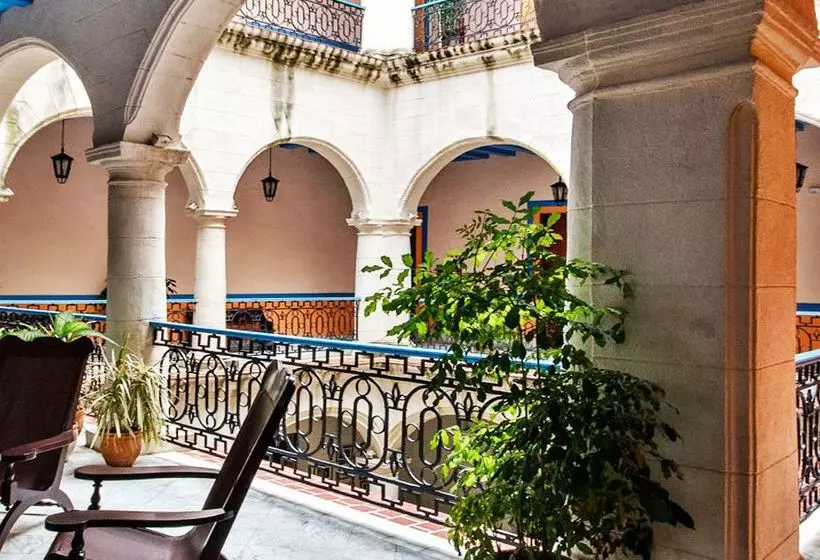 ホテル Santa Isabel