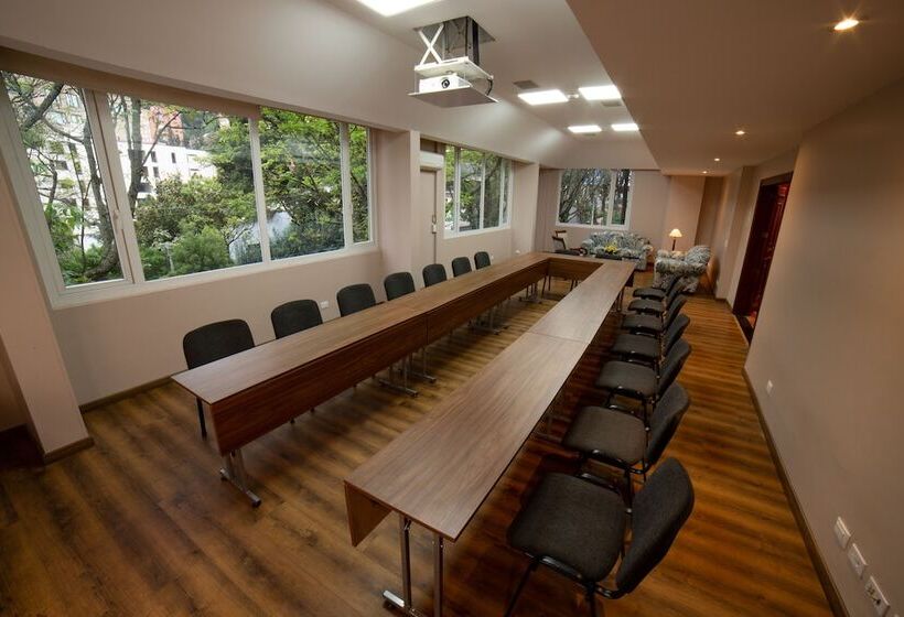 هتل Porton Bogota