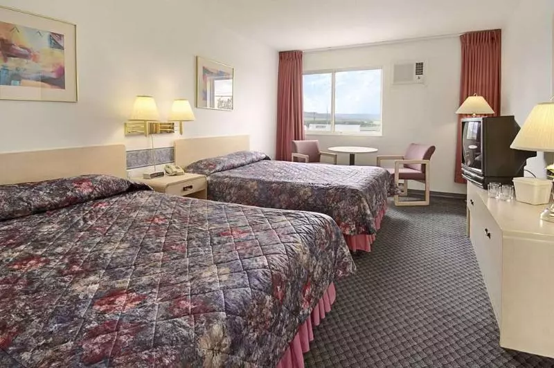 호텔 Ramada Limited Dawson Creek