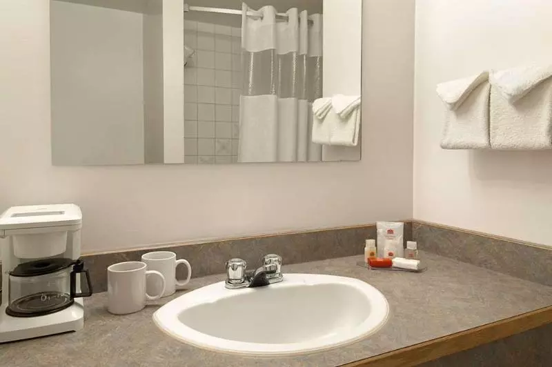 호텔 Ramada Limited Dawson Creek