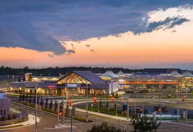 Skyline Hotel & Waterpark