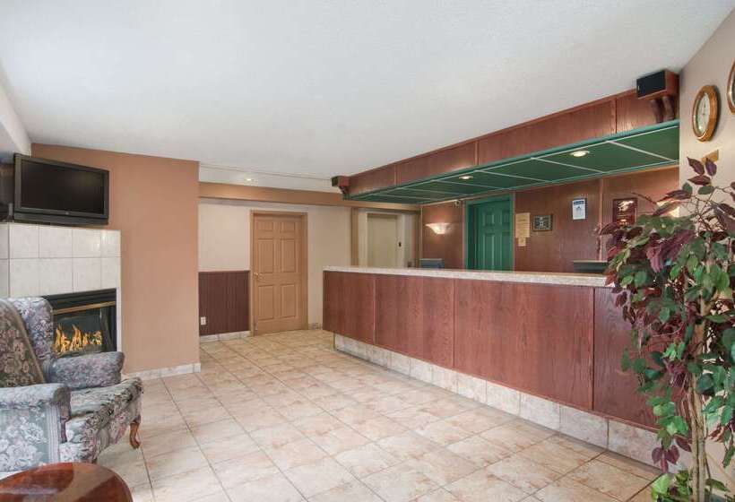 هتل Travelodge By Wyndham Edmonton Airport