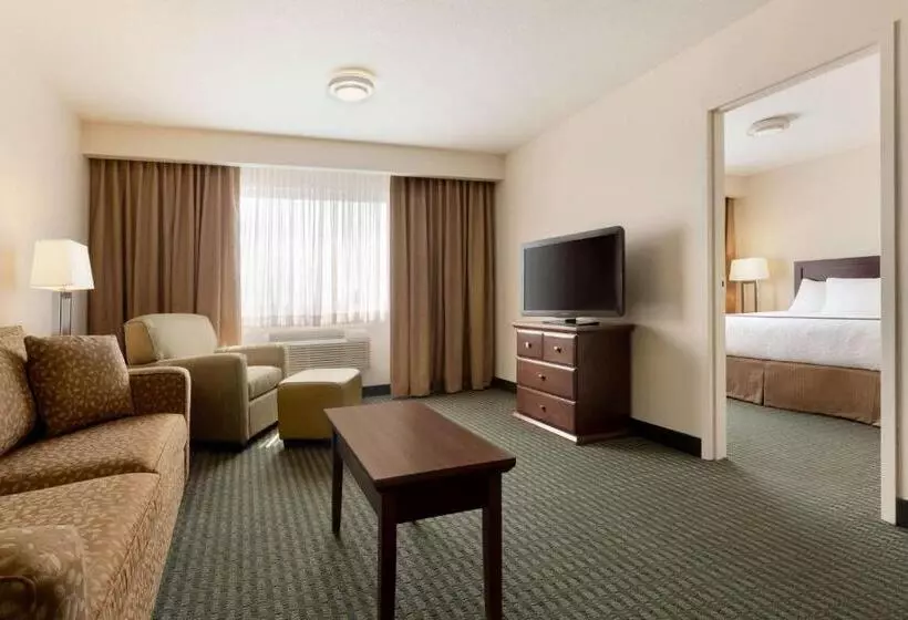 Travelodge Hotel By Wyndham Weyburn