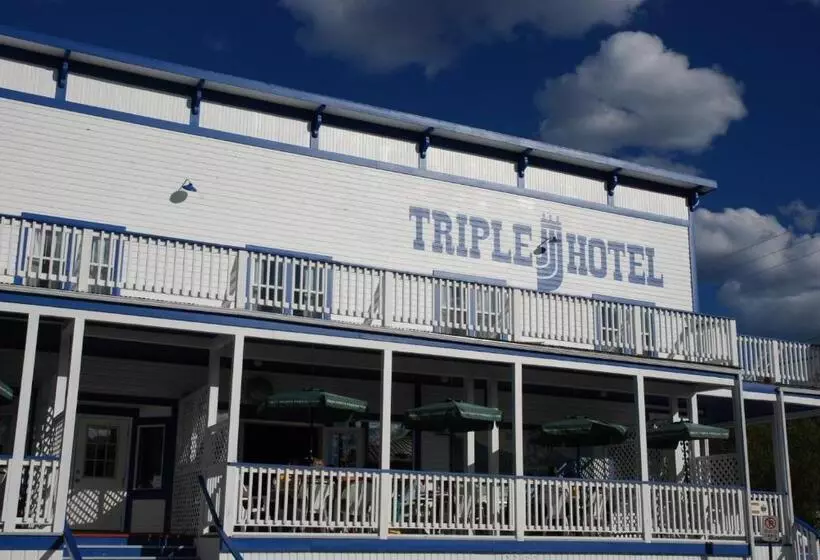 Отель Triple J