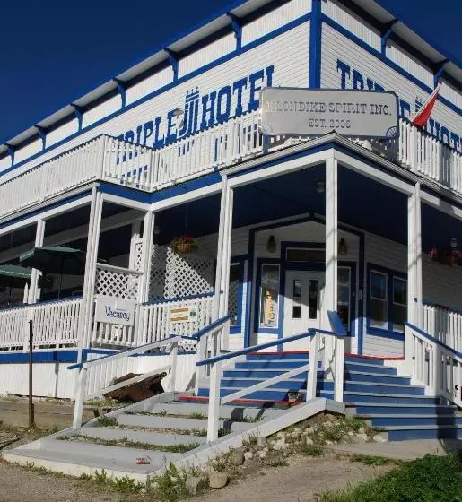 Отель Triple J