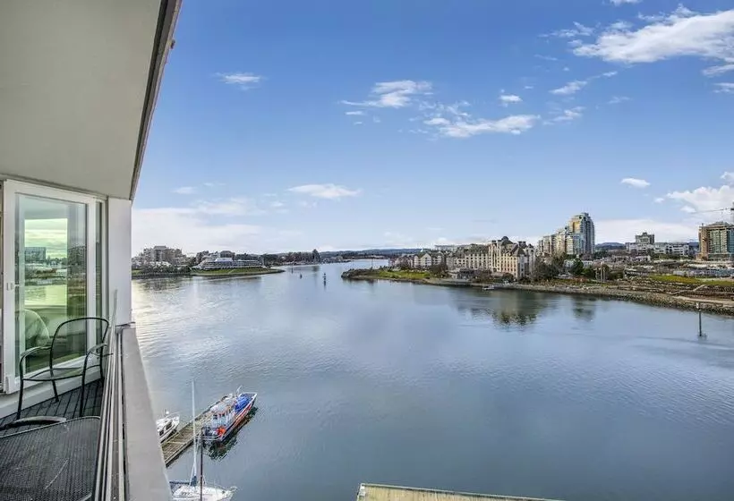 Victoria Regent Waterfront Hotel & Suites