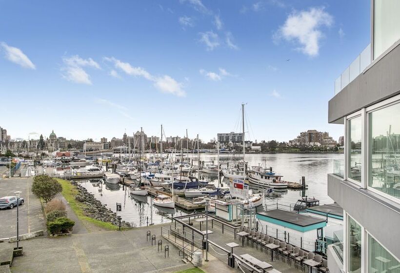 Victoria Regent Waterfront Hotel & Suites