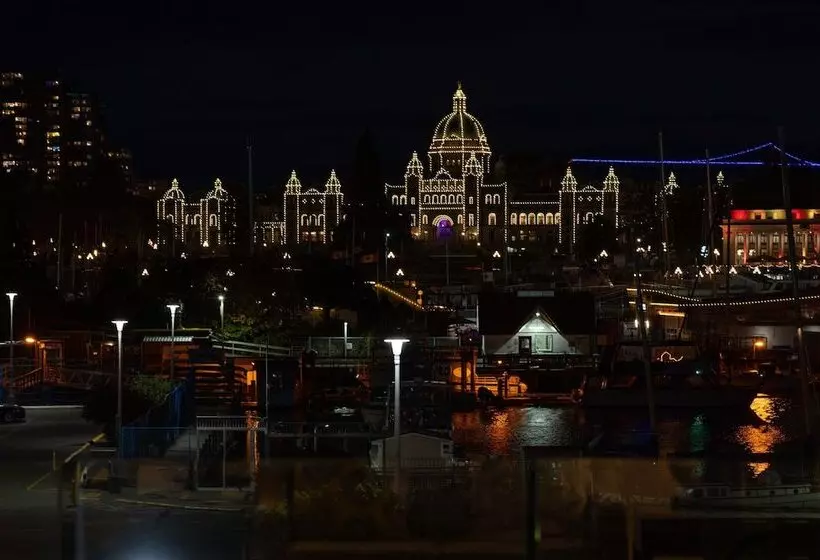 Victoria Regent Waterfront Hotel & Suites