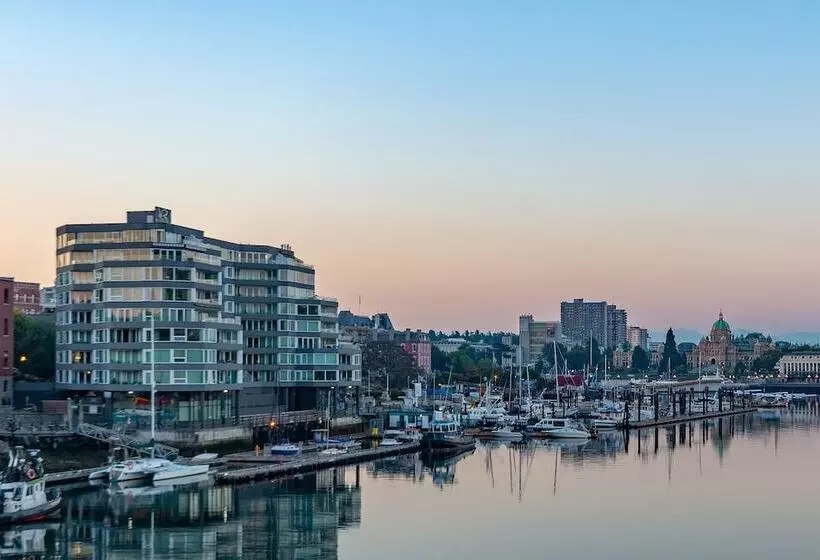 Victoria Regent Waterfront Hotel & Suites