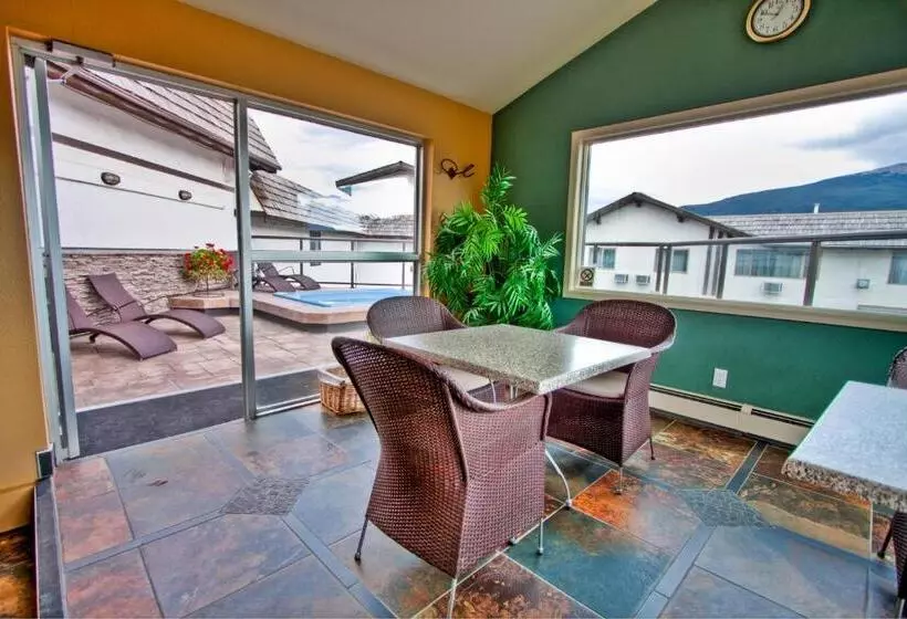 ホテル Whistler's Inn