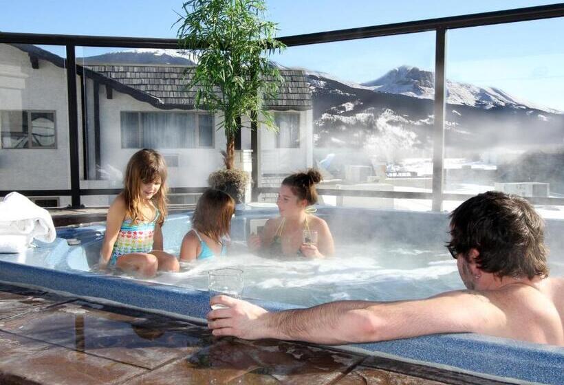 هتل Whistler's Inn