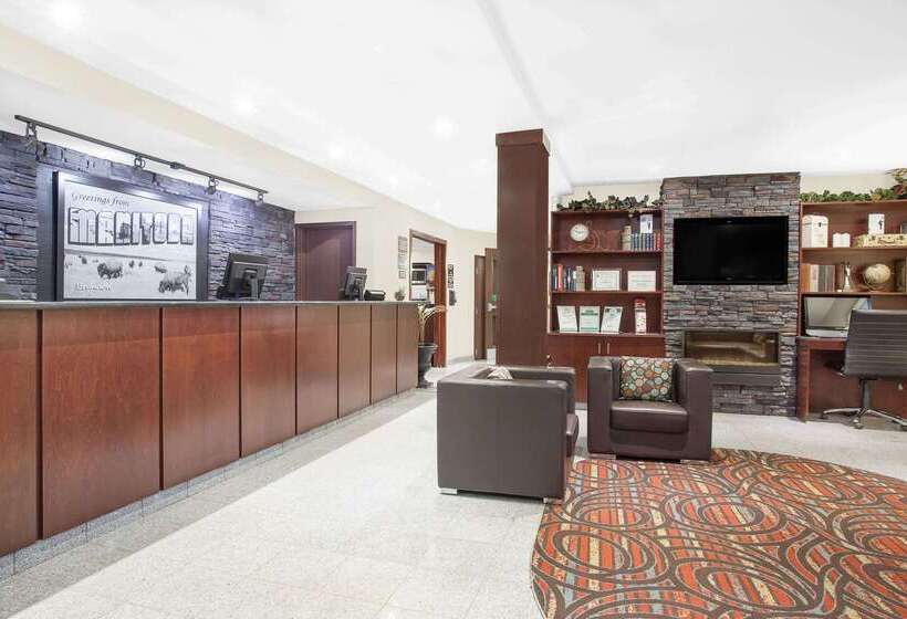 مُتل Super 8 By Wyndham Brandon Mb