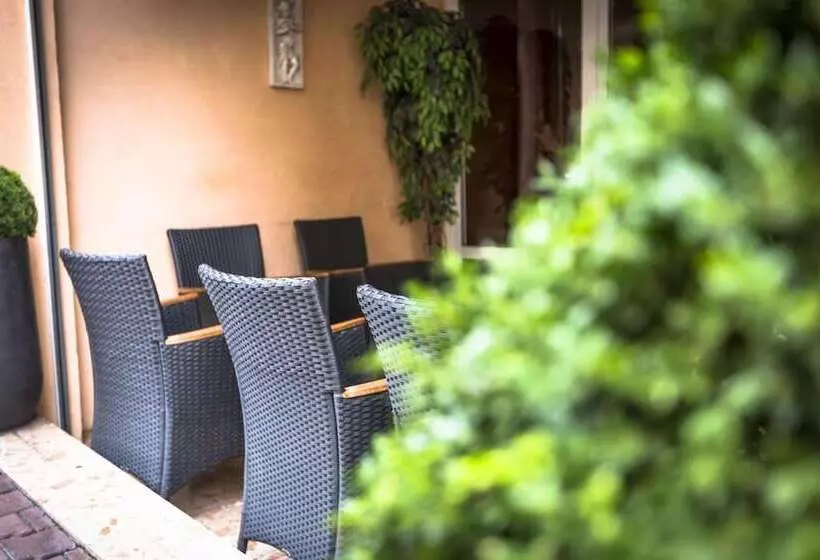 America Hotel Lourdes