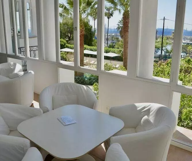 Hotel Auberge De La Calanque