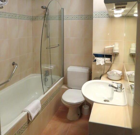 فندق Logis Belle Hôtel, Lille Ouest