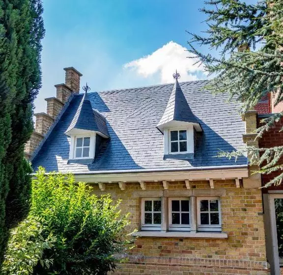 Отель Logis   Belle Hôtel, Lille Ouest