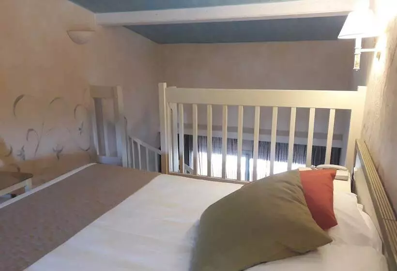 בית מלון כפרי Castel 'Provence