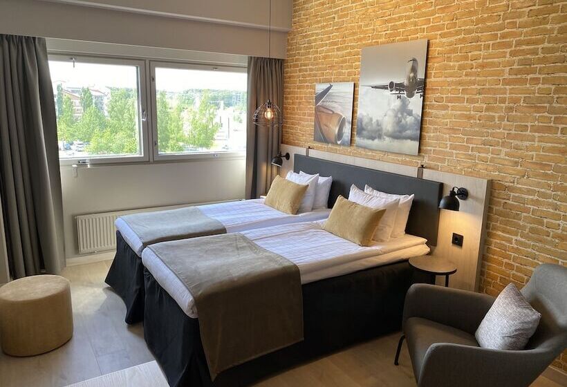 בית מלון כפרי Skyline Airport