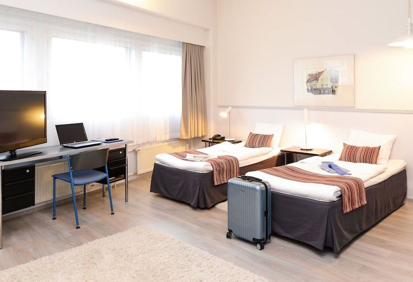 בית מלון כפרי Skyline Airport