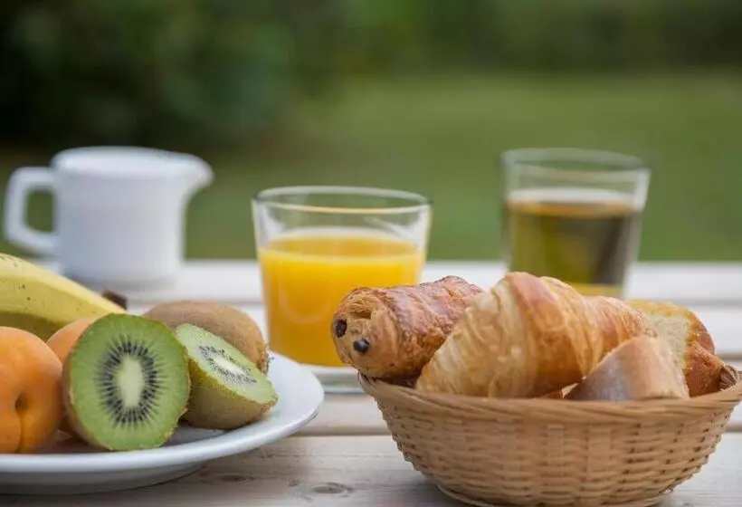 Отель The Originals City, Hôtel Amys, Tarbes Sud