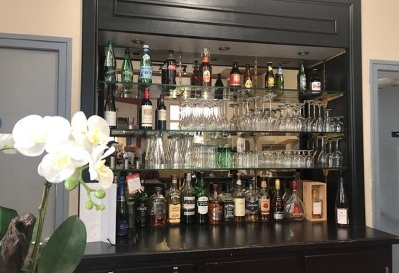 Brit Hotel Aux Sacres Reims Centre