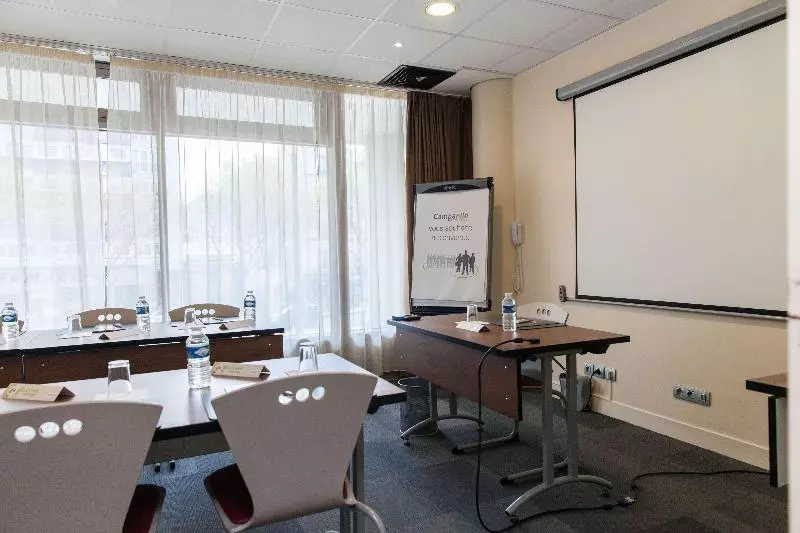 호텔 Campanile Prime Paris 19   La Villette