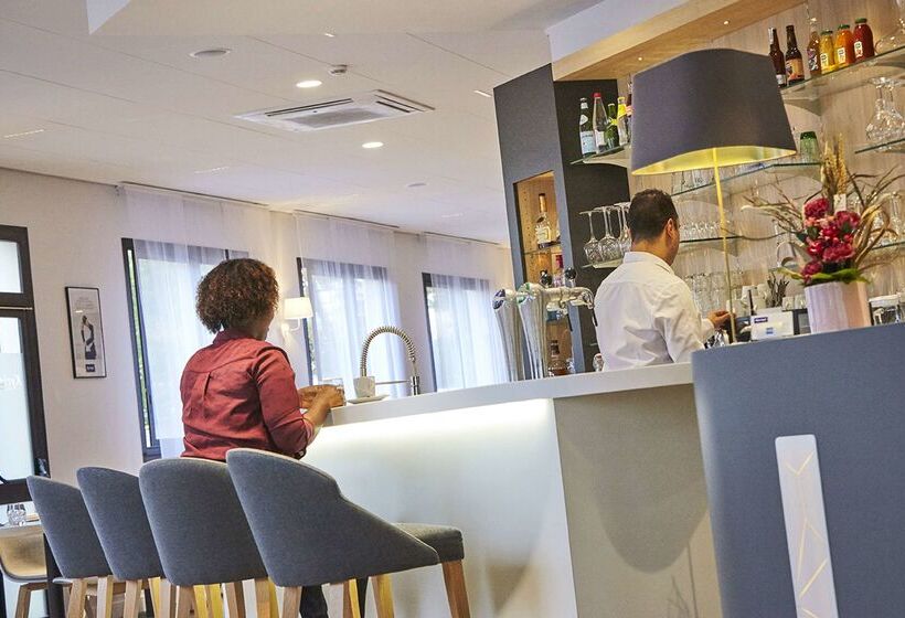 هتل Kyriad Paris Ouest   Bezons La Défense