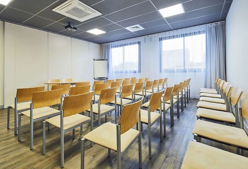 هتل Kyriad Paris Ouest   Bezons La Défense