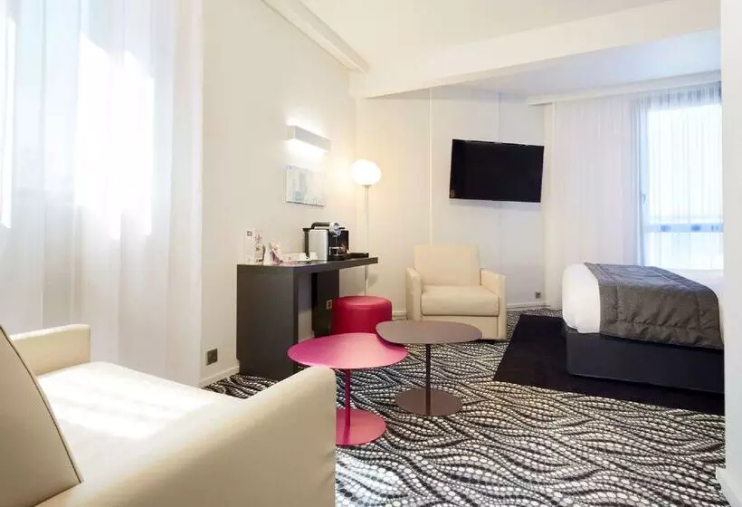 Отель Kyriad Paris Ouest Bezons La Défense