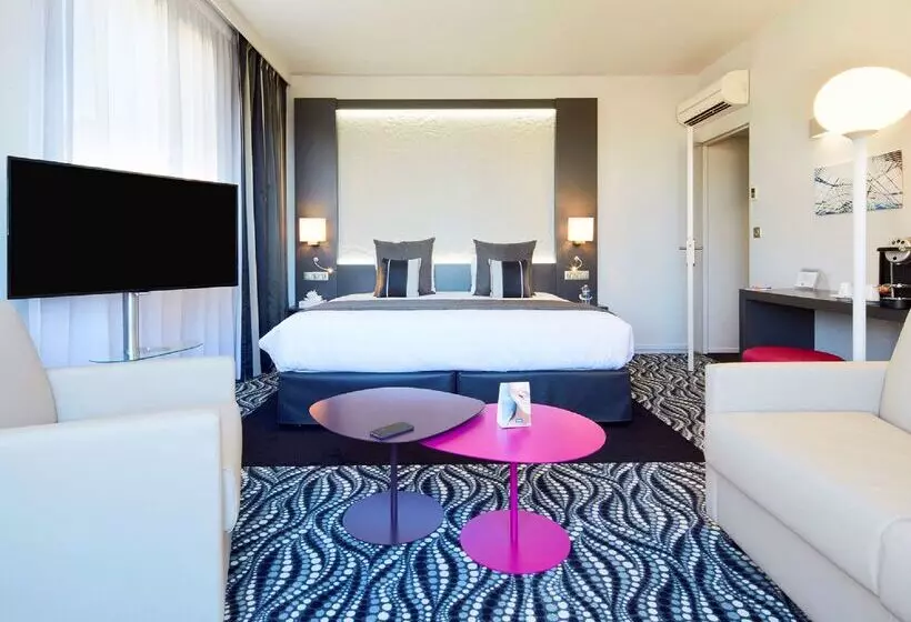 Отель Kyriad Paris Ouest Bezons La Défense