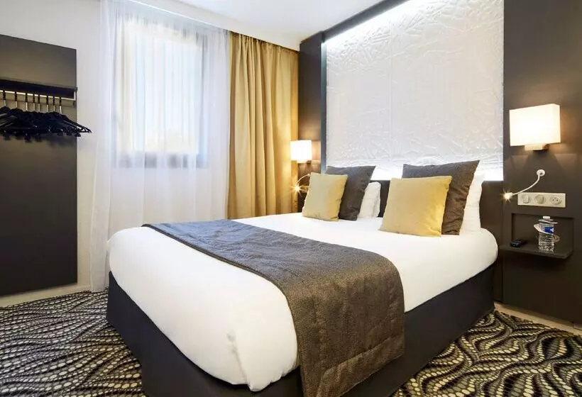 Отель Kyriad Paris Ouest Bezons La Défense
