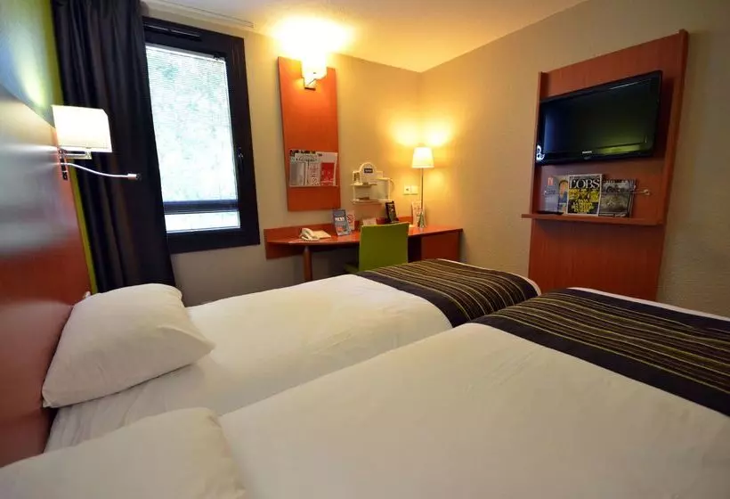 Отель Kyriad Dijon Est  Mirande