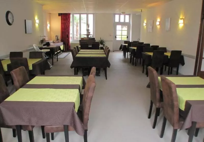 Logis Hotel Le Cerf