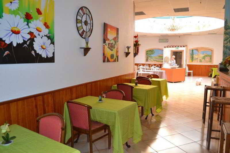 فندق D Angleterre, Salondeprovence