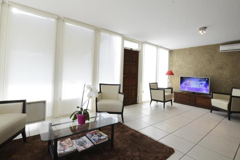 هتل Hôtel Les Jardins