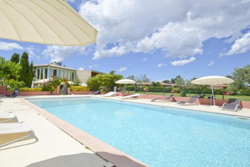 هتل Hôtel Les Jardins