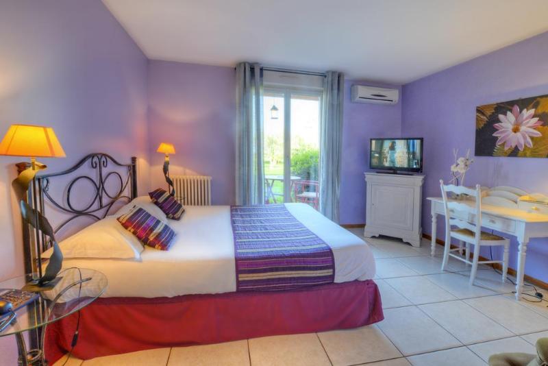 هتل Hôtel Les Jardins