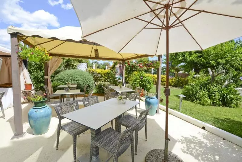 호텔 Hôtel Les Jardins