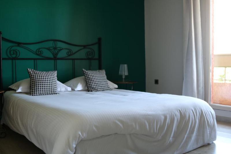 هتل Hôtel Les Jardins