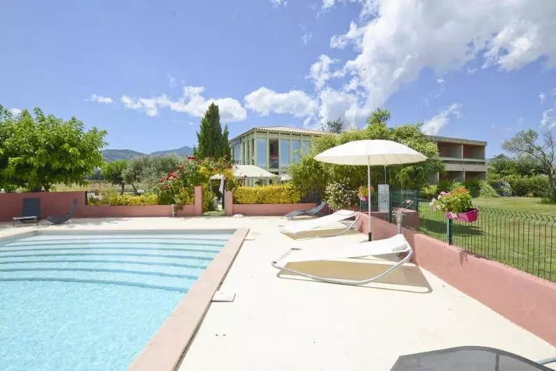 호텔 Hôtel Les Jardins