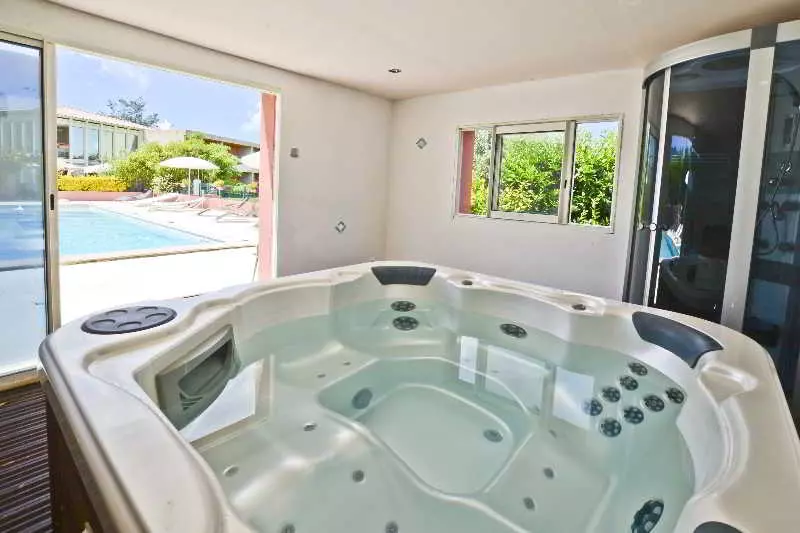 호텔 Hôtel Les Jardins