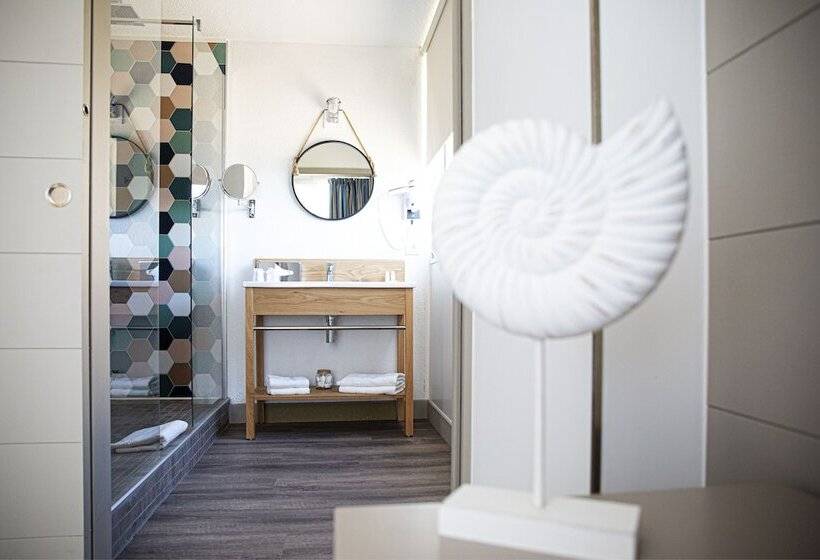 فندق Port Marine