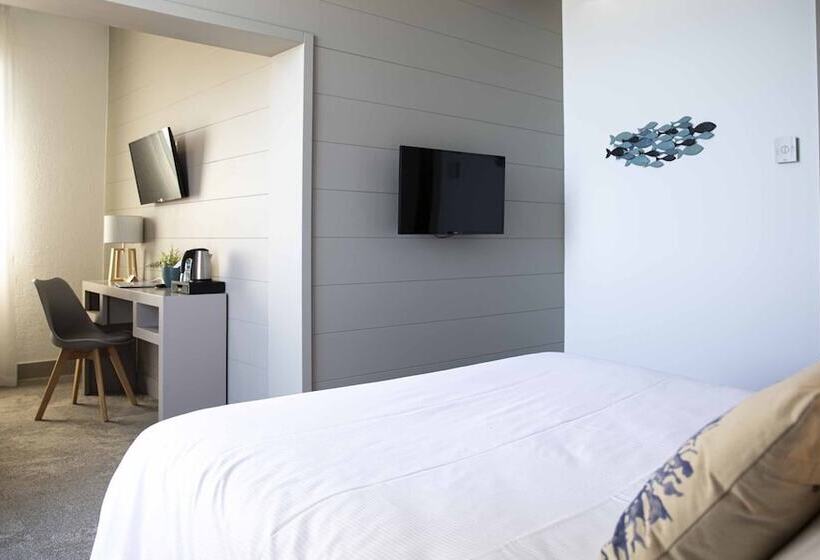 فندق Port Marine