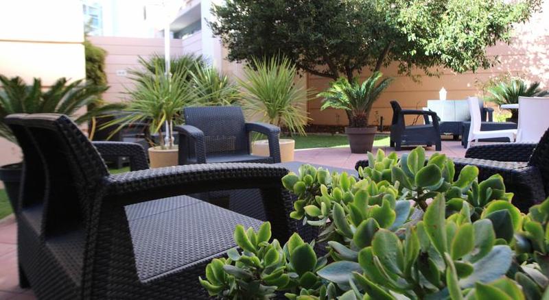 فندق Port Marine