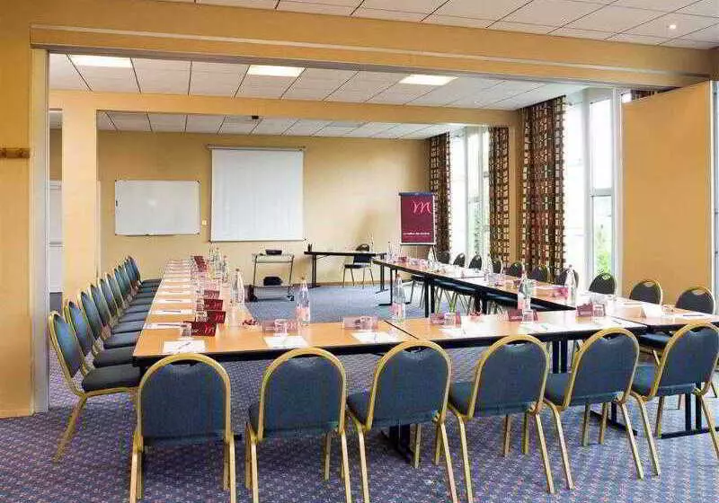 Отель Ibis Styles Beauvais