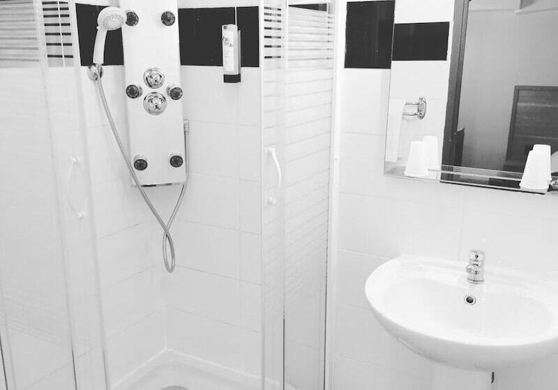 فندق Logis Hôtel Saint Jacques